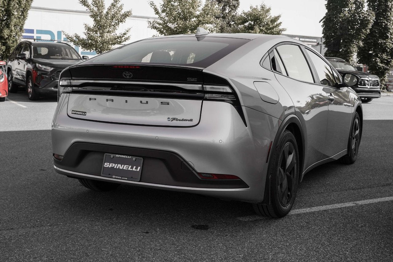 2024 Toyota PRIUS PRIME SE
