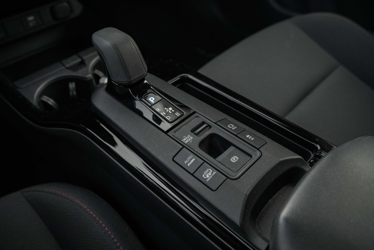 2024 Toyota PRIUS PRIME SE