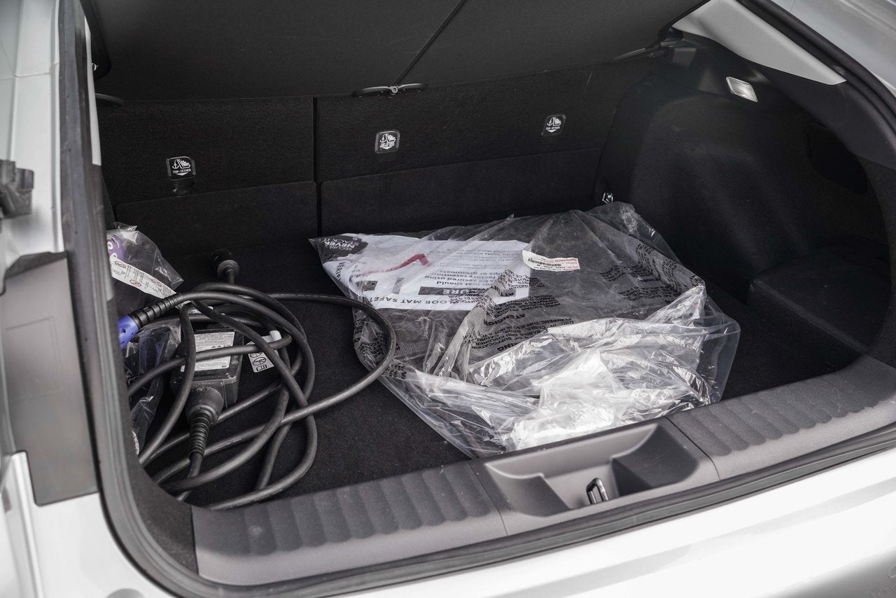 2024 Toyota PRIUS PRIME SE