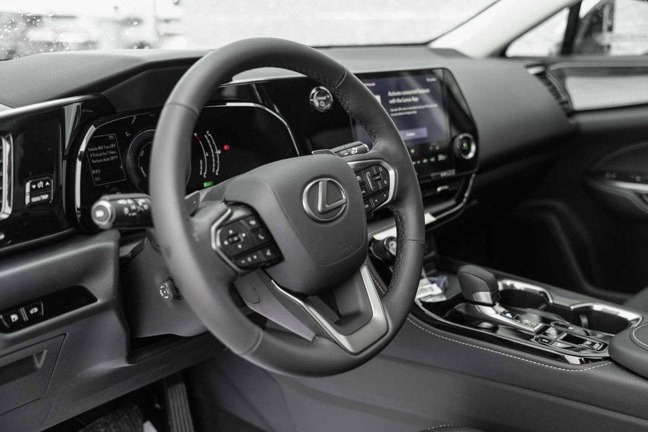 2025 Lexus NXH PREMIUM