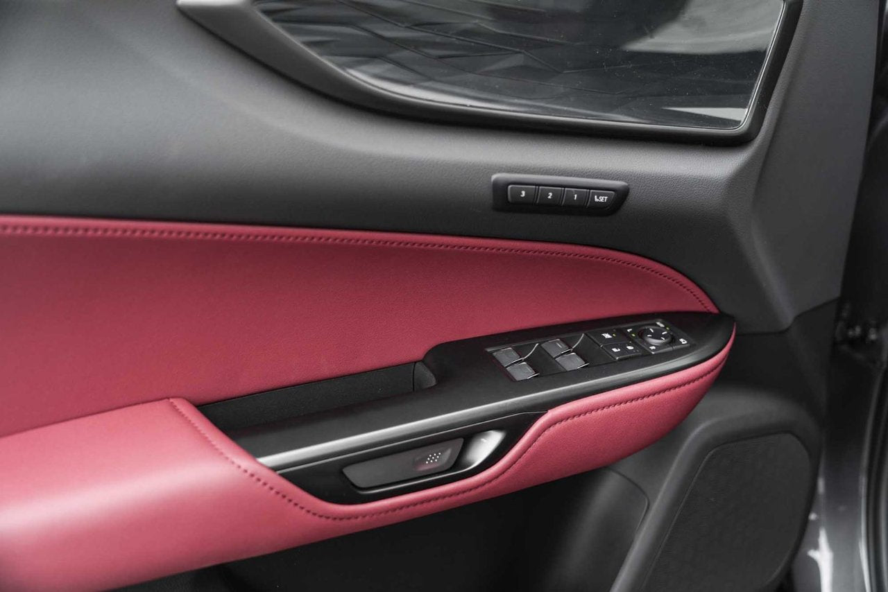 2025 Lexus NXH LUXURY