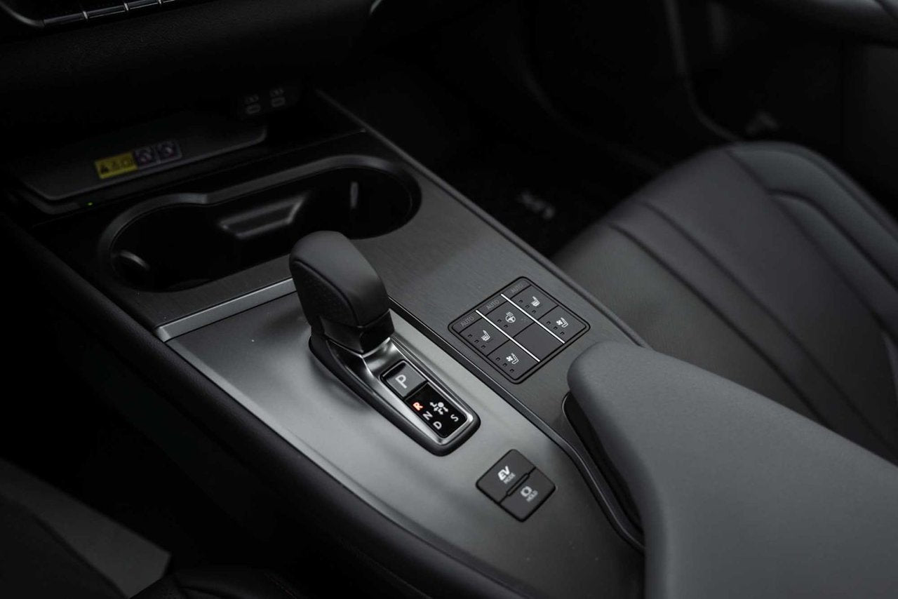 2025 Lexus UXH NONE