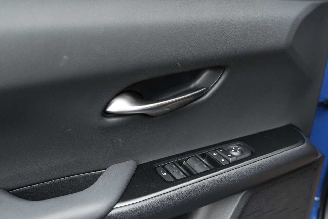 2025 Lexus UXH NONE