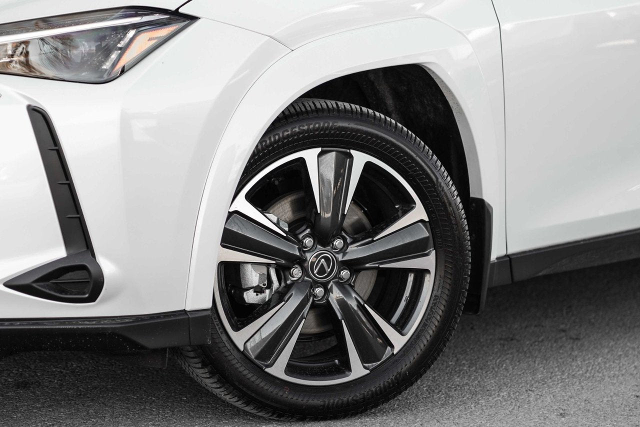 2025 Lexus UXH LUXURY