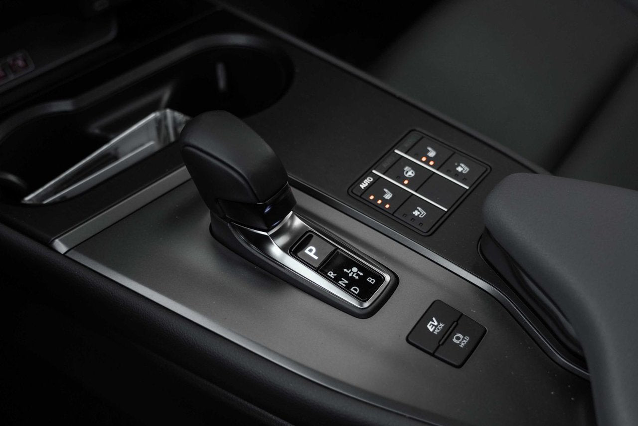2025 Lexus UXH LUXURY