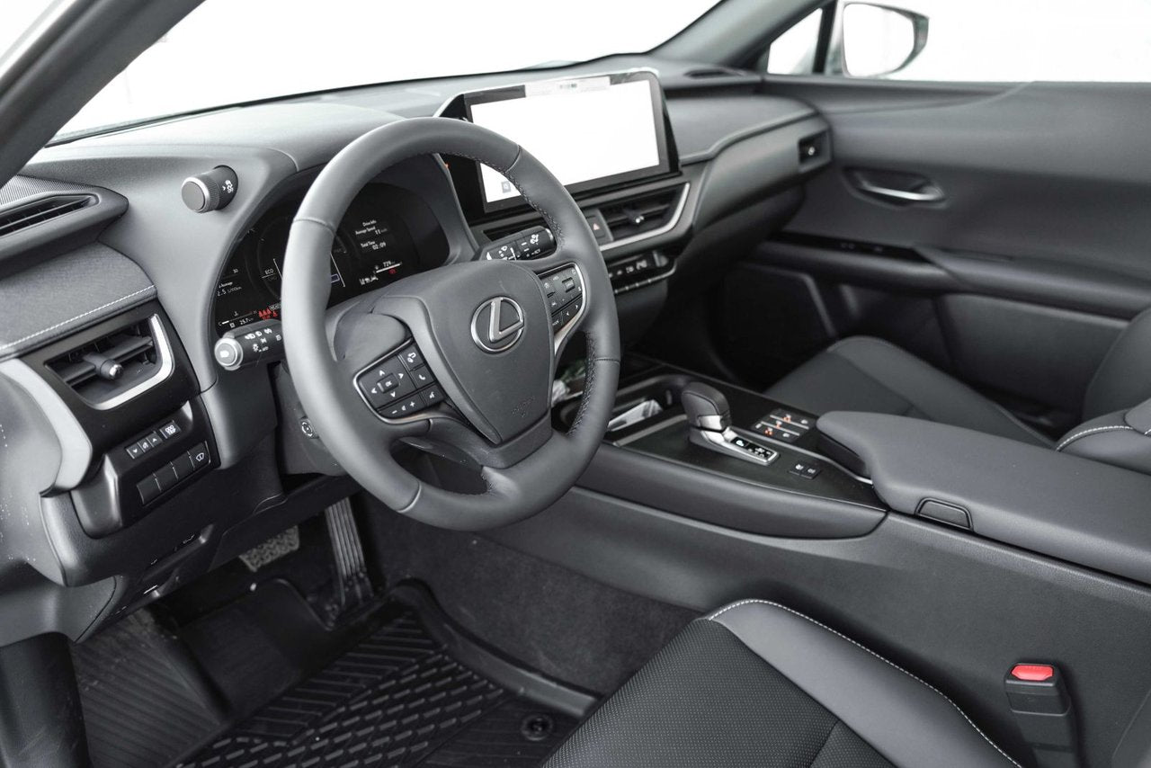 2025 Lexus UXH LUXURY