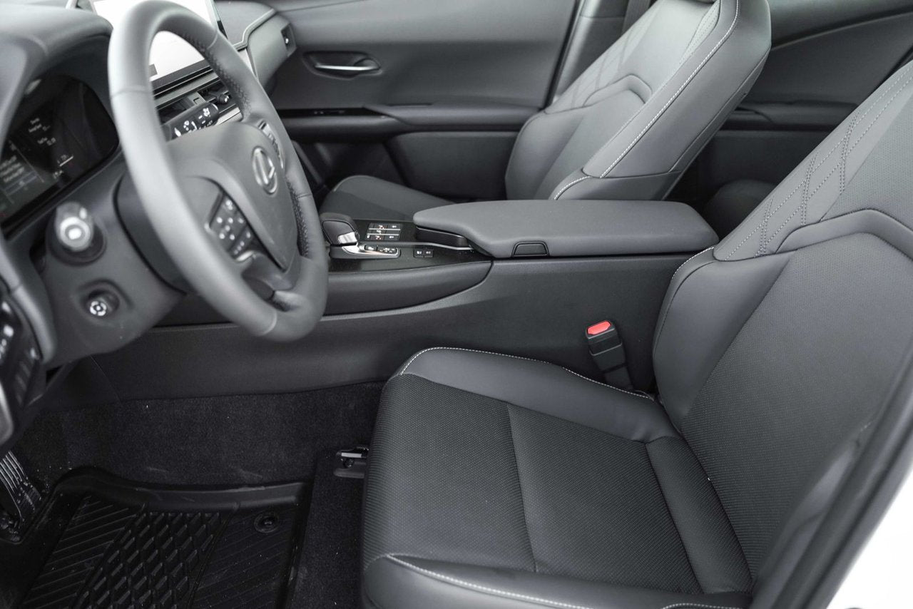 2025 Lexus UXH LUXURY