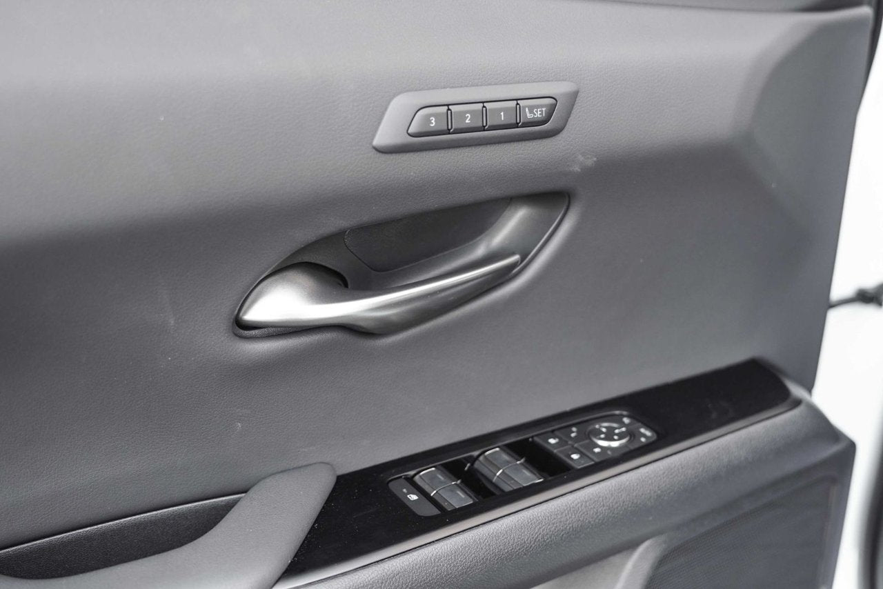 2025 Lexus UXH LUXURY