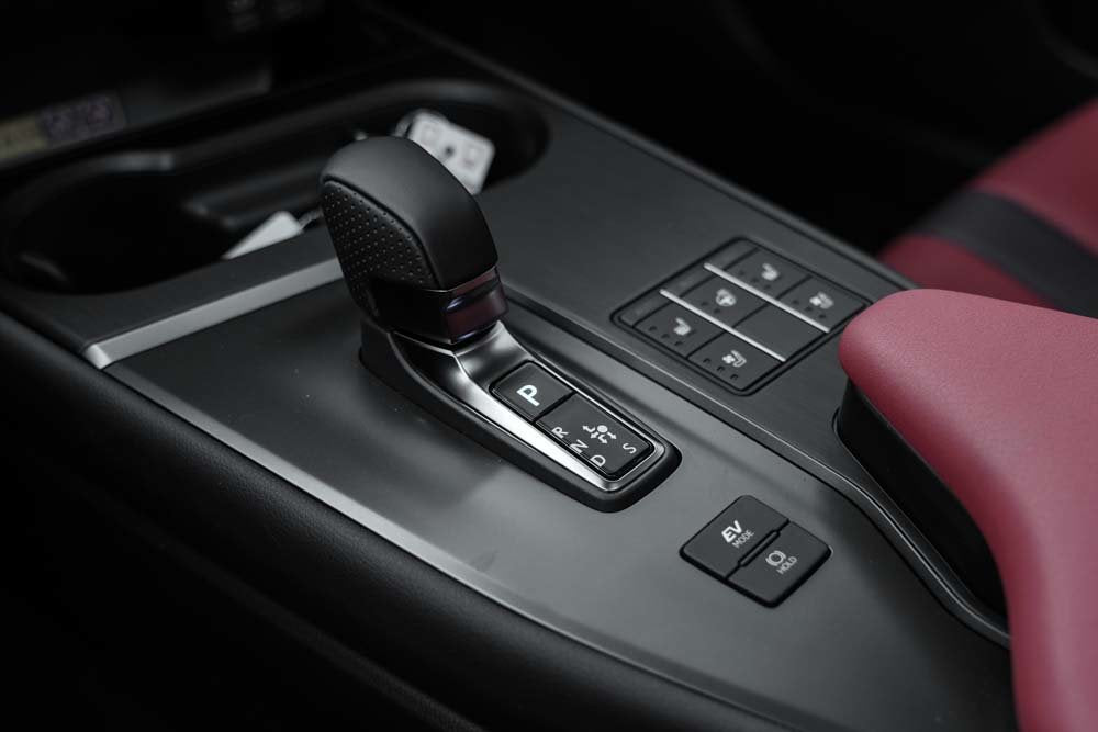 2025 Lexus UX HYBRID F SPORT