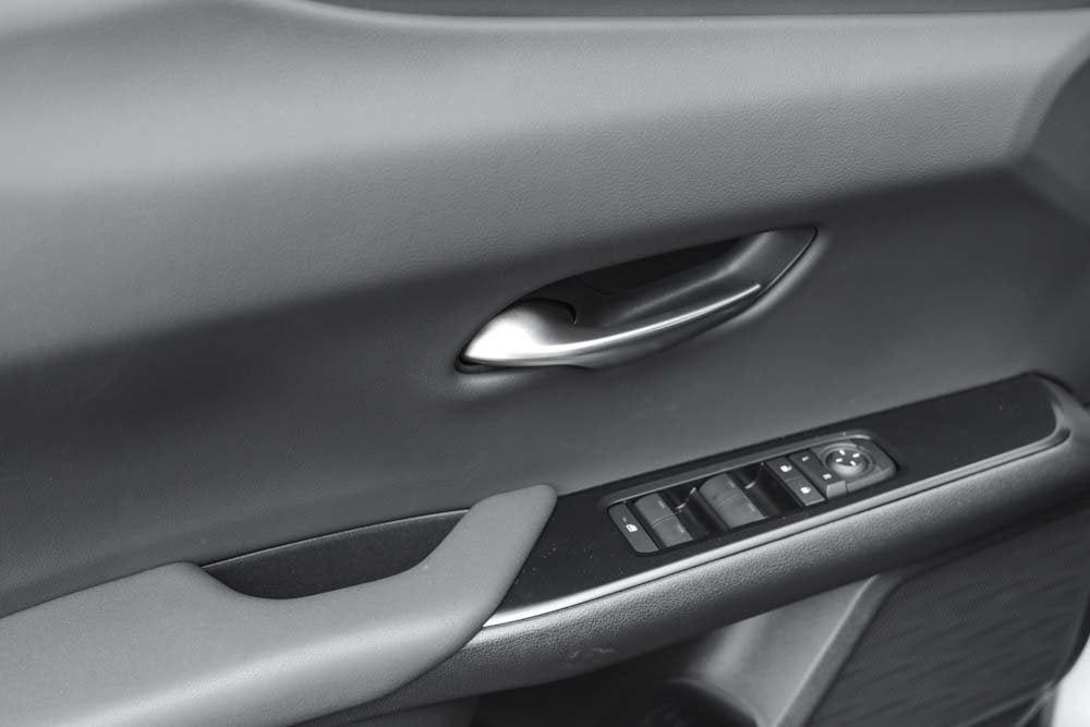 2025 Lexus UXH NONE