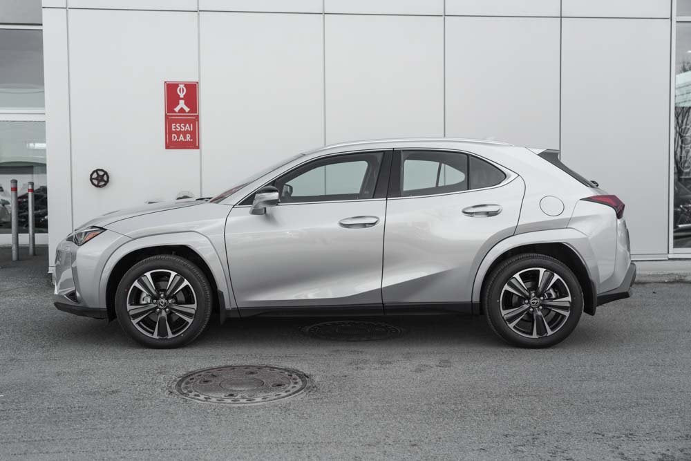 2025 Lexus UXH NONE