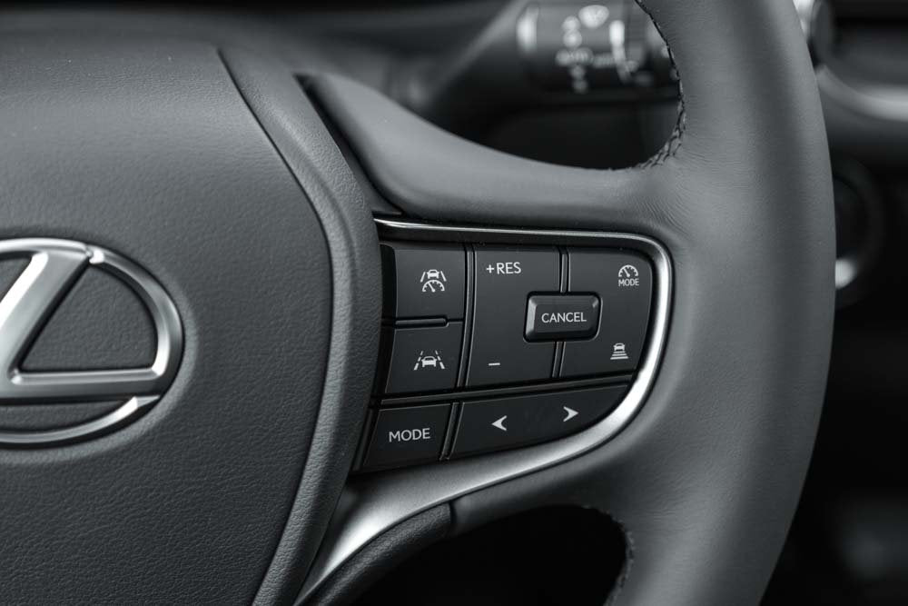 2025 Lexus UXH NONE