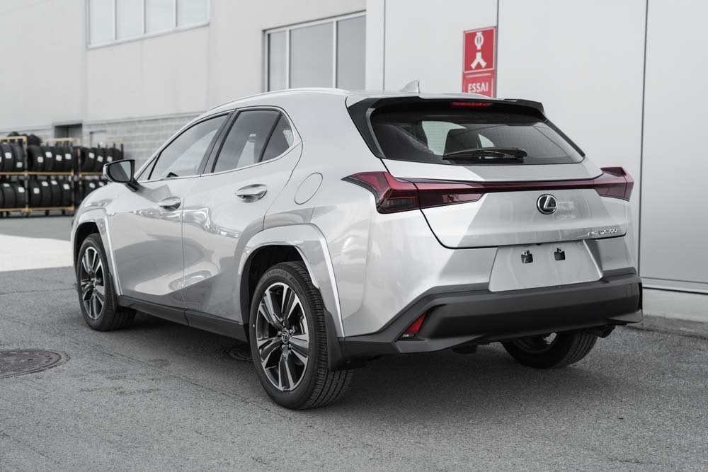 2025 Lexus UXH NONE