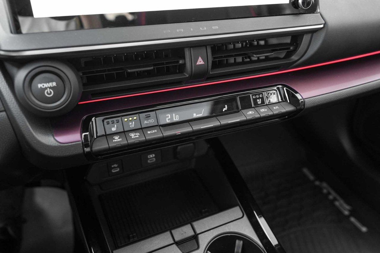 2024 Toyota PRIUS PRIME XSE PREMIUM