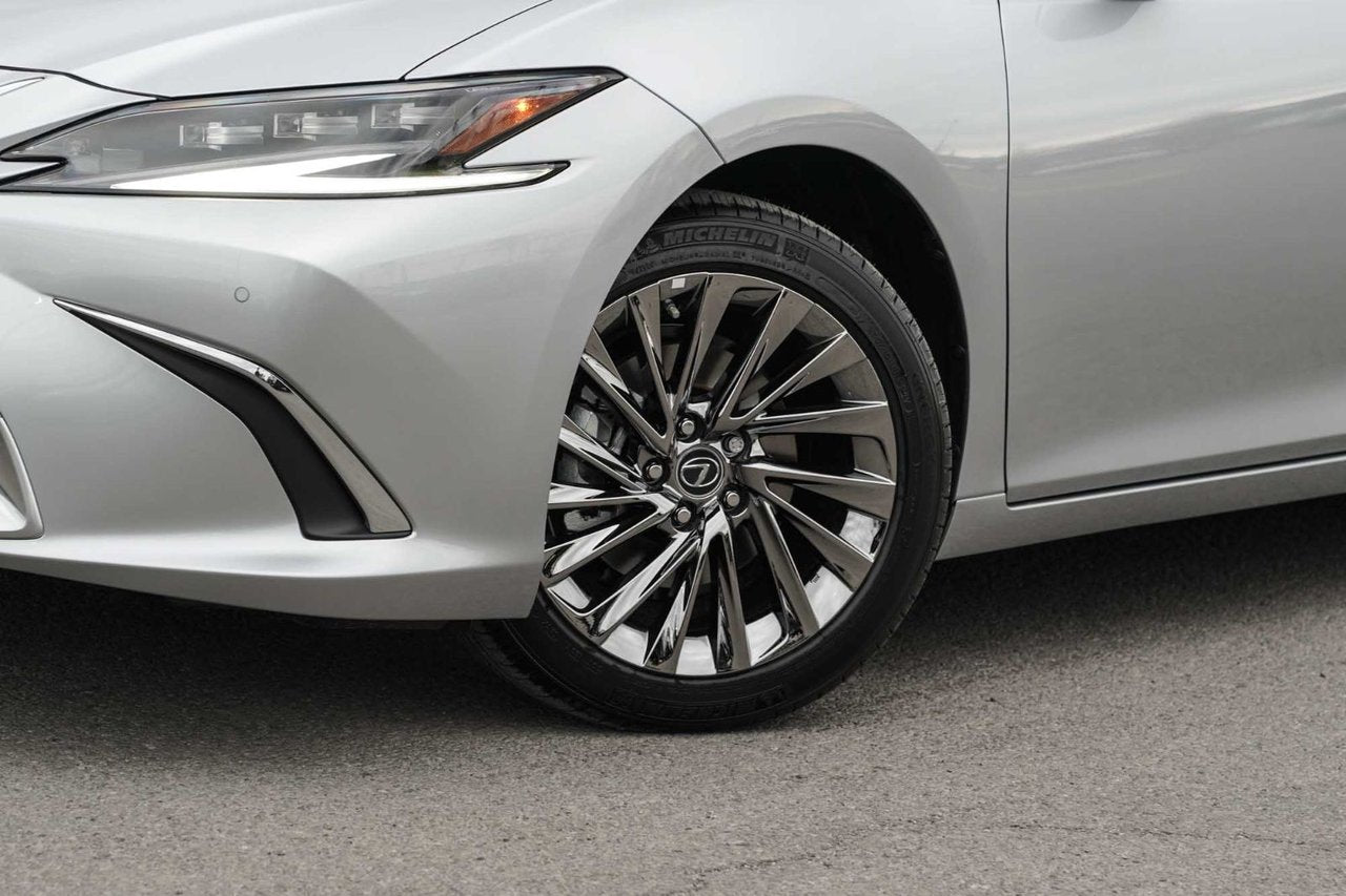 2025 Lexus ESH NONE
