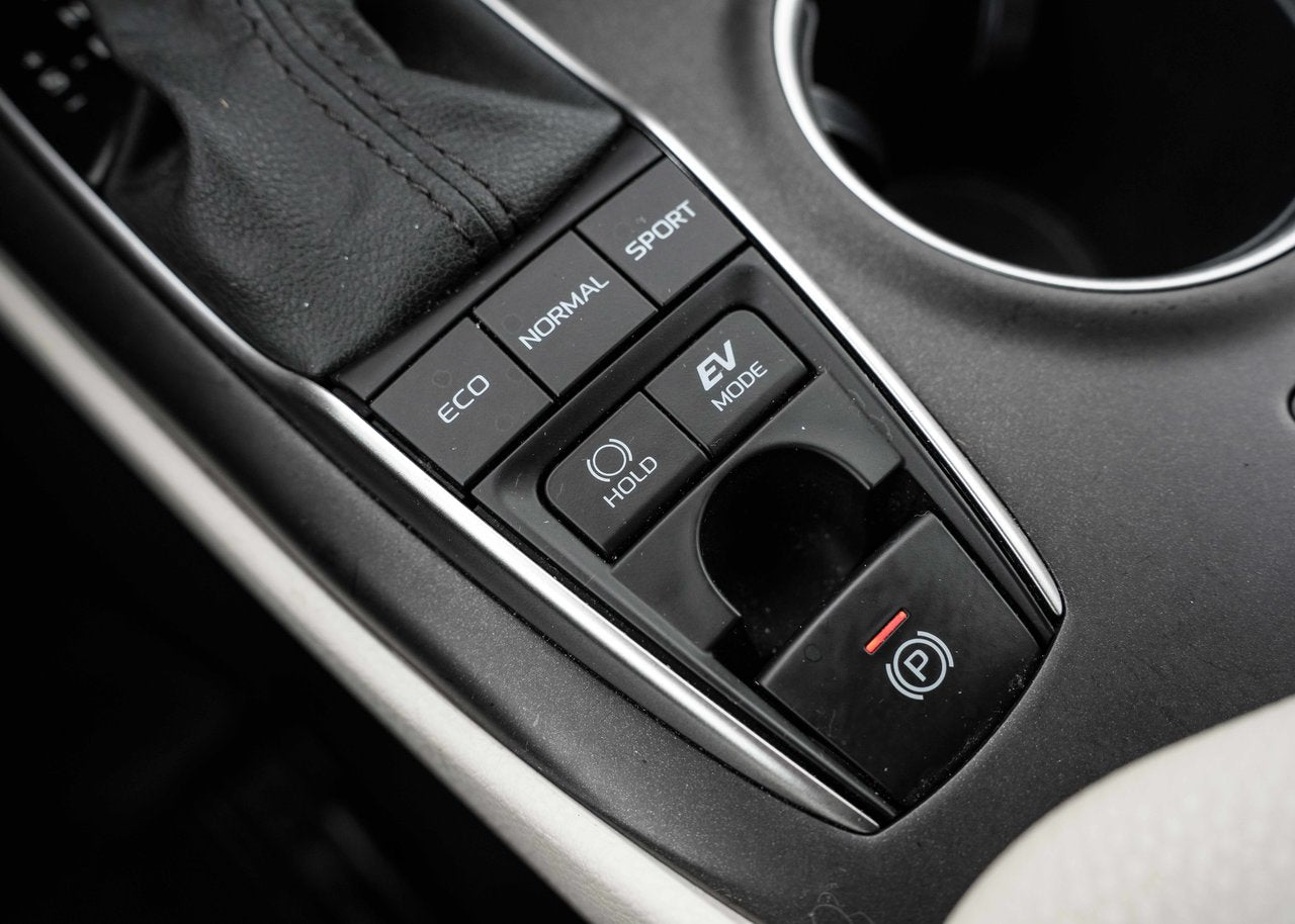 2021 Toyota Camry XLE HYBRID