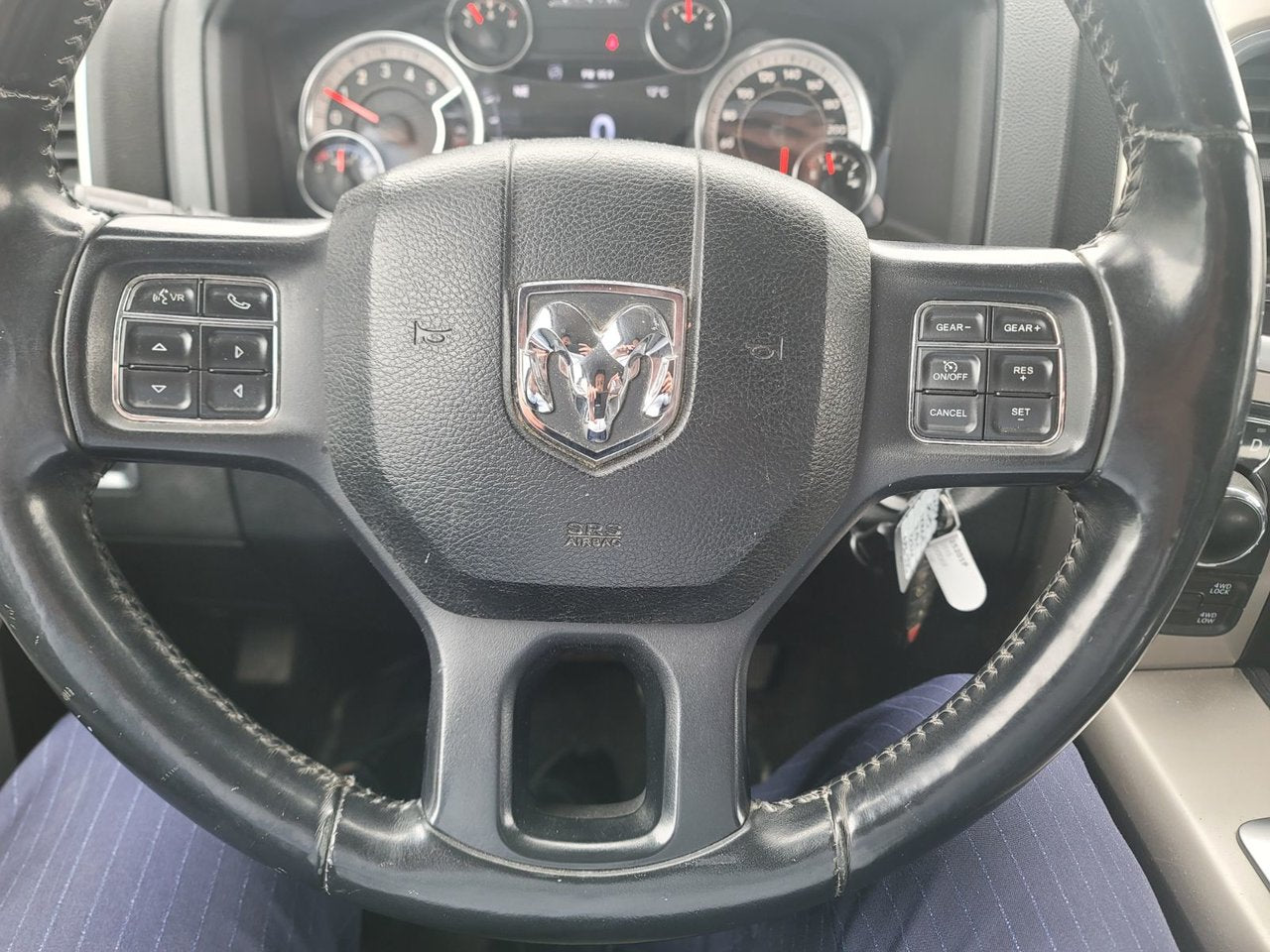 2015 Ram 1500 SLT/BIG HORN/CREW CAB 145.5/AWD/DIESEL