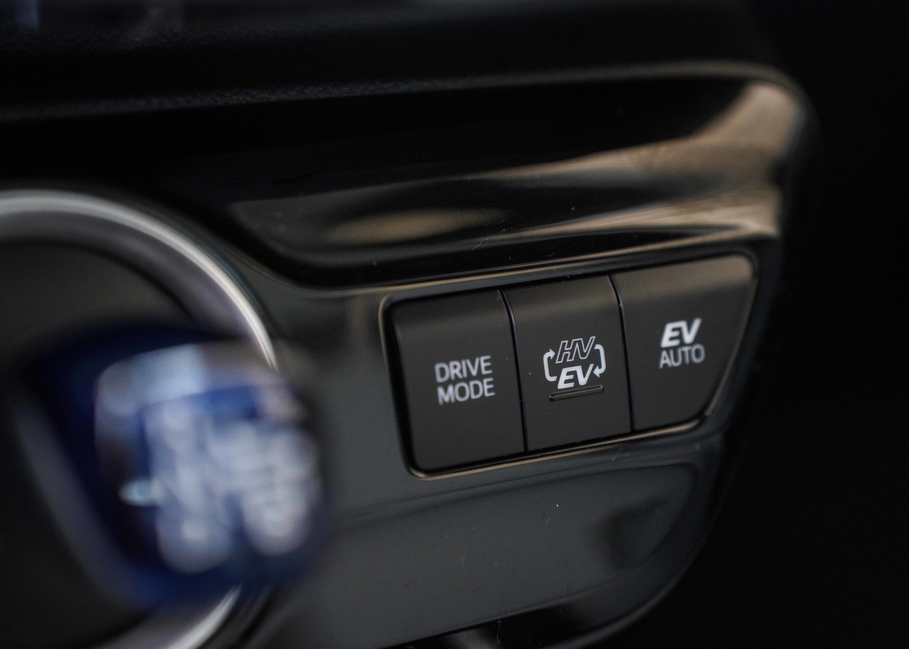 2021 Toyota PRIUS PRIME UPGRADE