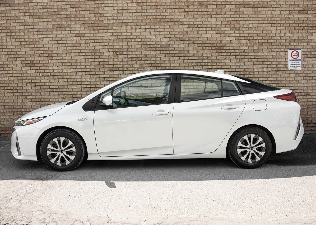 2021 Toyota PRIUS PRIME UPGRADE