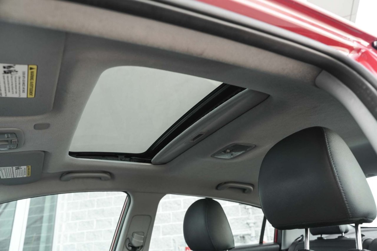 2016 Kia Rio SX; CUIR TOIT CAMERA SIEGE CHAUFFANT BLUETOOTH MAG