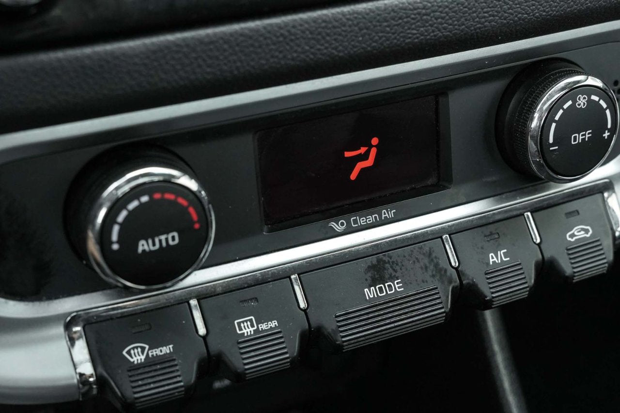 2016 Kia Rio SX; CUIR TOIT CAMERA SIEGE CHAUFFANT BLUETOOTH MAG