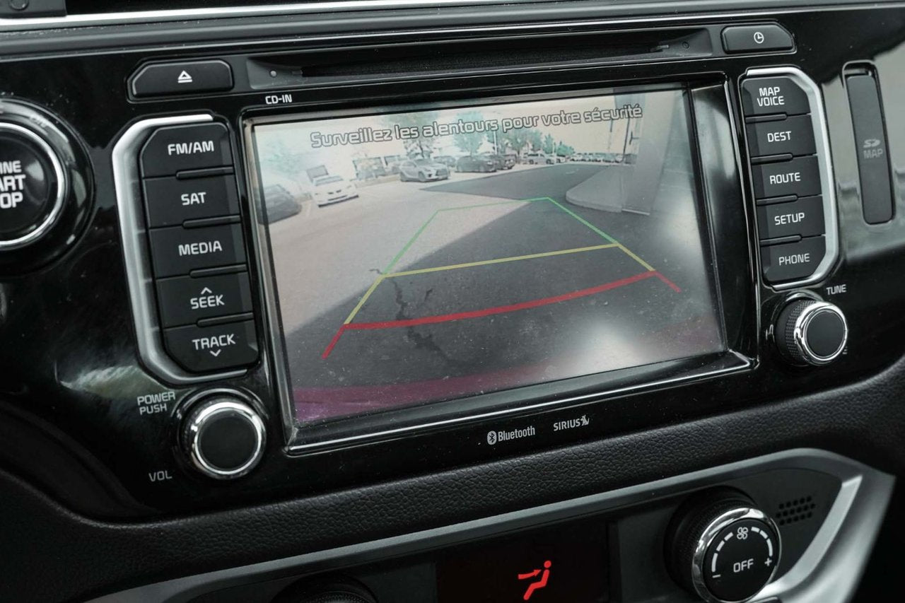 2016 Kia Rio SX; CUIR TOIT CAMERA SIEGE CHAUFFANT BLUETOOTH MAG