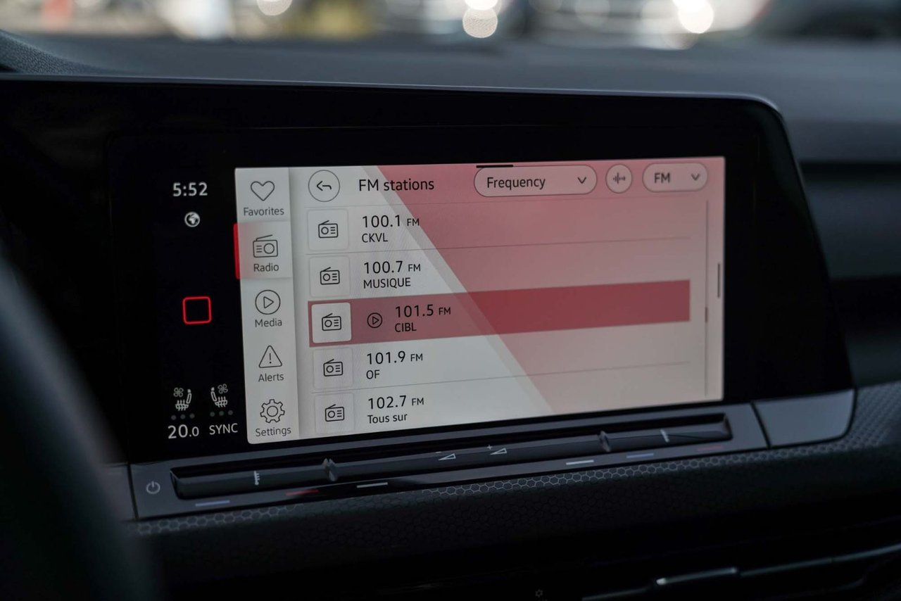 2024 Volkswagen Golf GTI PERFORMANCE/HUD/KEYLESS/VENTED SEATS/HARMAN KARDON
