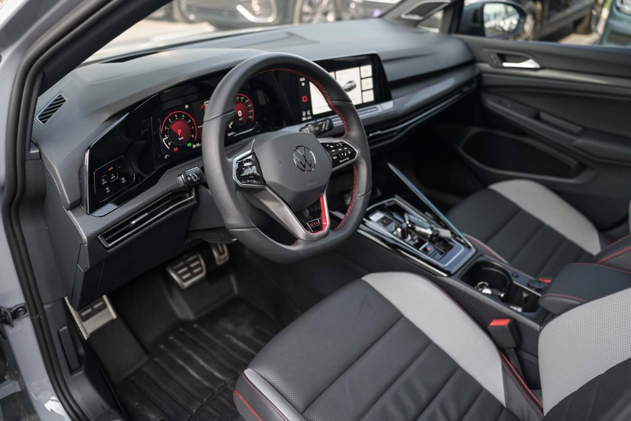 2024 Volkswagen Golf GTI PERFORMANCE/HUD/KEYLESS/VENTED SEATS/HARMAN KARDON