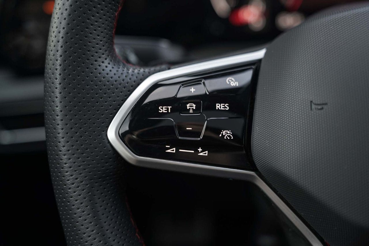 2024 Volkswagen Golf GTI PERFORMANCE/HUD/KEYLESS/VENTED SEATS/HARMAN KARDON