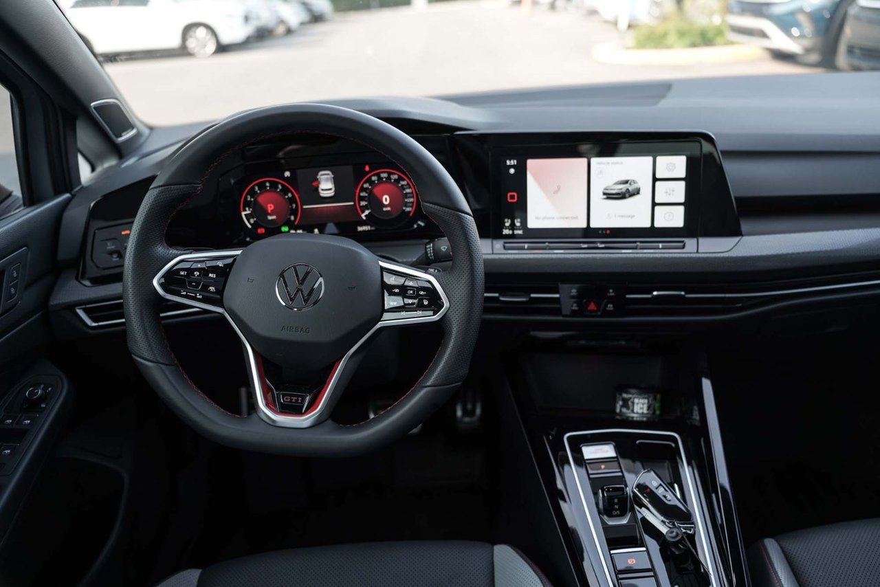 2024 Volkswagen Golf GTI PERFORMANCE/HUD/KEYLESS/VENTED SEATS/HARMAN KARDON