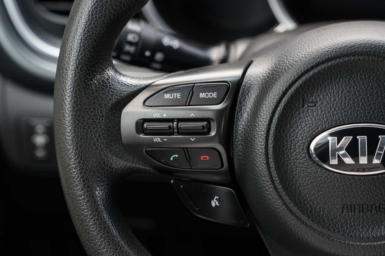 2014 Kia Optima LX; A/C SIEGES CHAUFFANT BLUETOOTH *BAS/LOW KM*