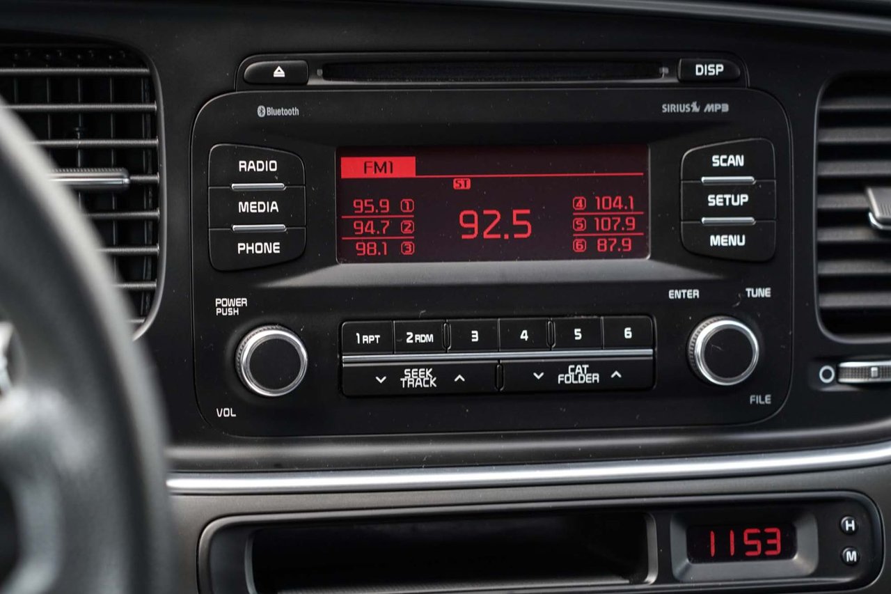 2014 Kia Optima LX; A/C SIEGES CHAUFFANT BLUETOOTH *BAS/LOW KM*