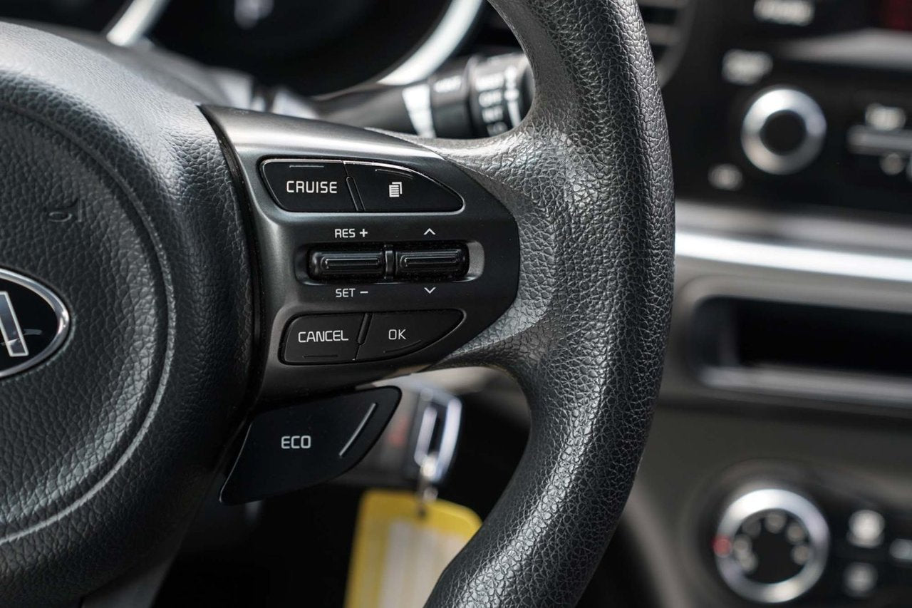 2014 Kia Optima LX; A/C SIEGES CHAUFFANT BLUETOOTH *BAS/LOW KM*