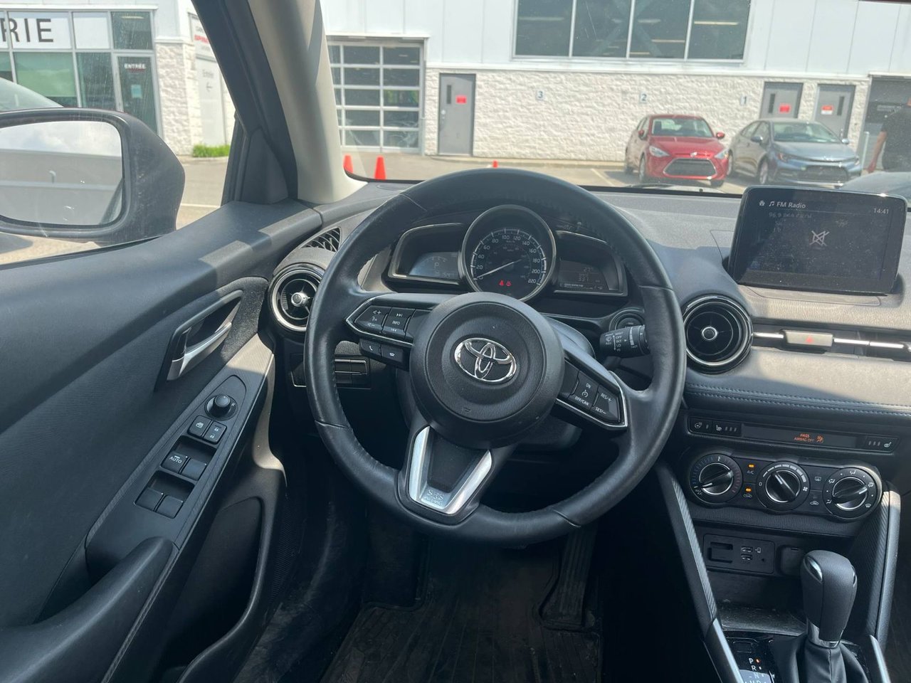 2020 Toyota Yaris Hatchback XLE