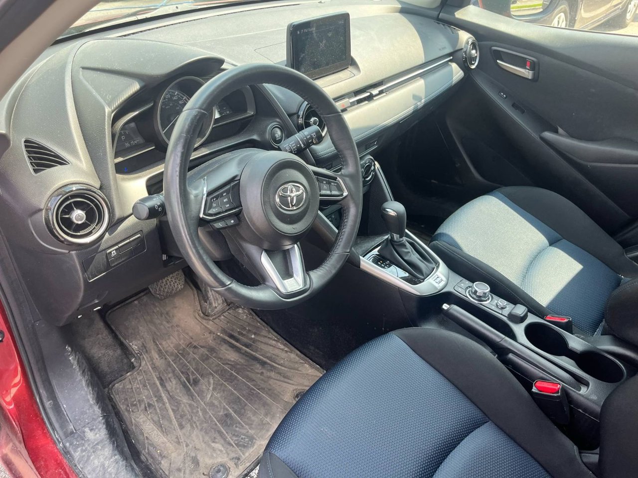 2020 Toyota Yaris Hatchback XLE