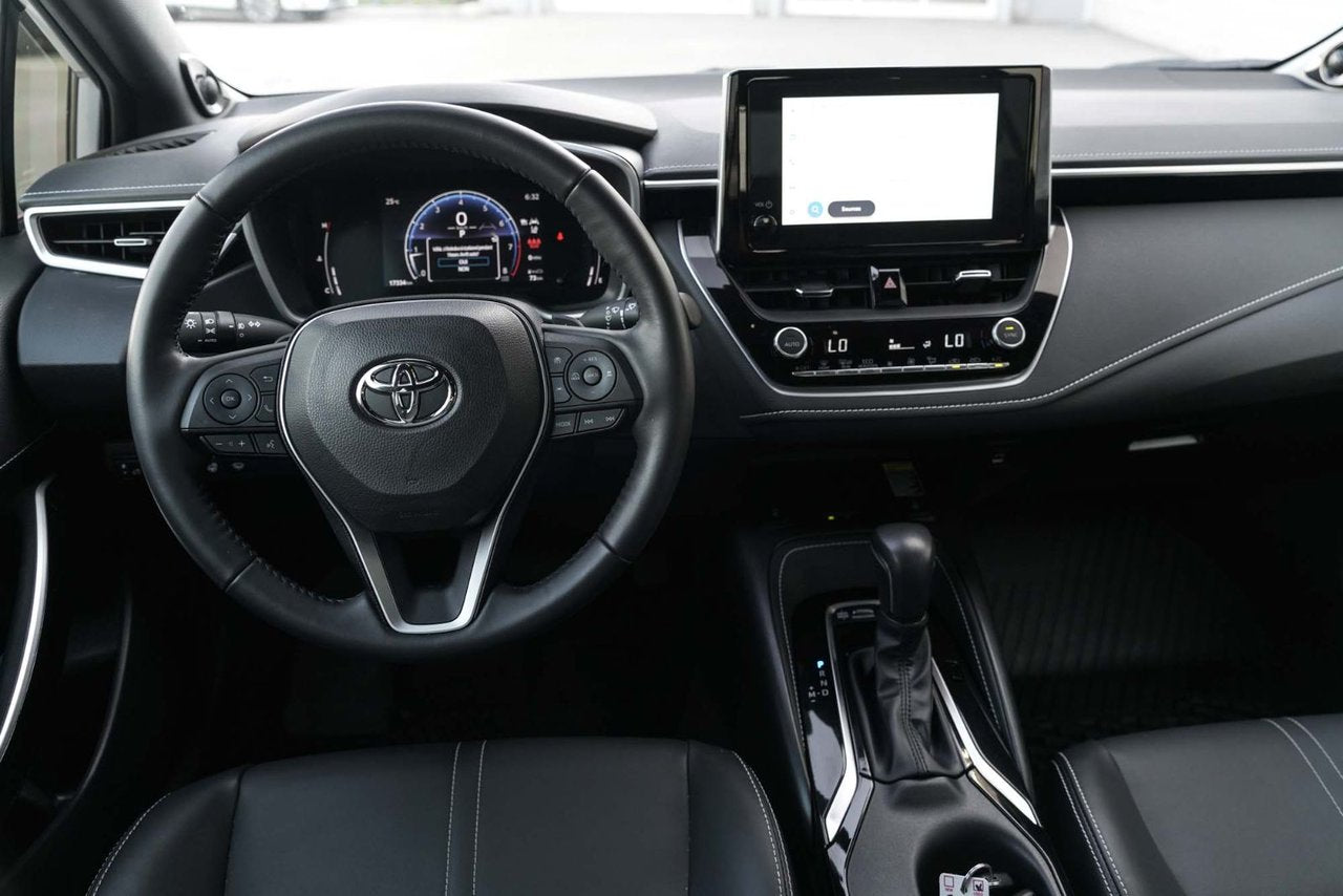 2023 Toyota Corolla Hatchback XSE LOW KM CARPLAY JBL BUILT IN JAPAN