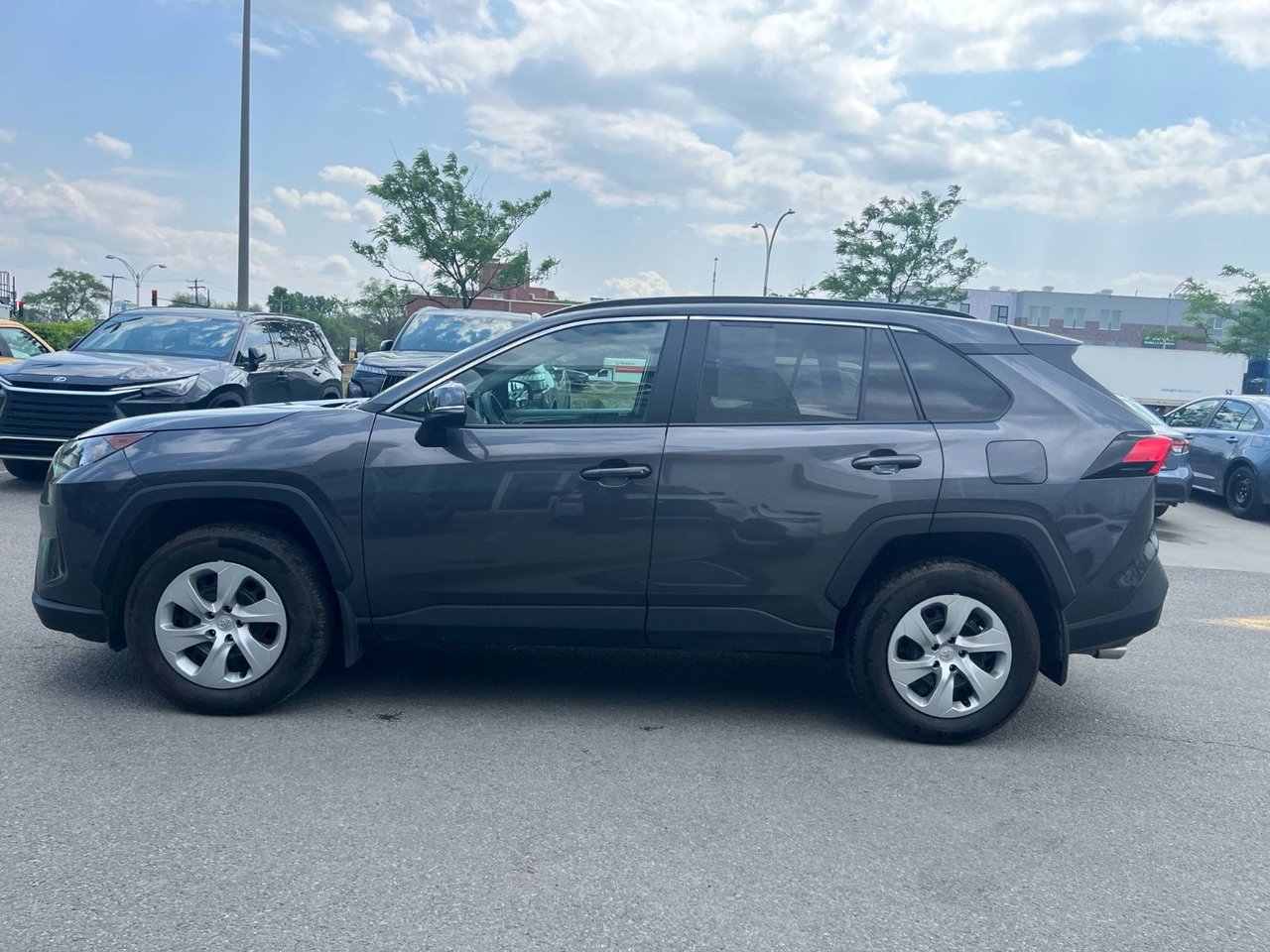 2021 Toyota RAV4 LE