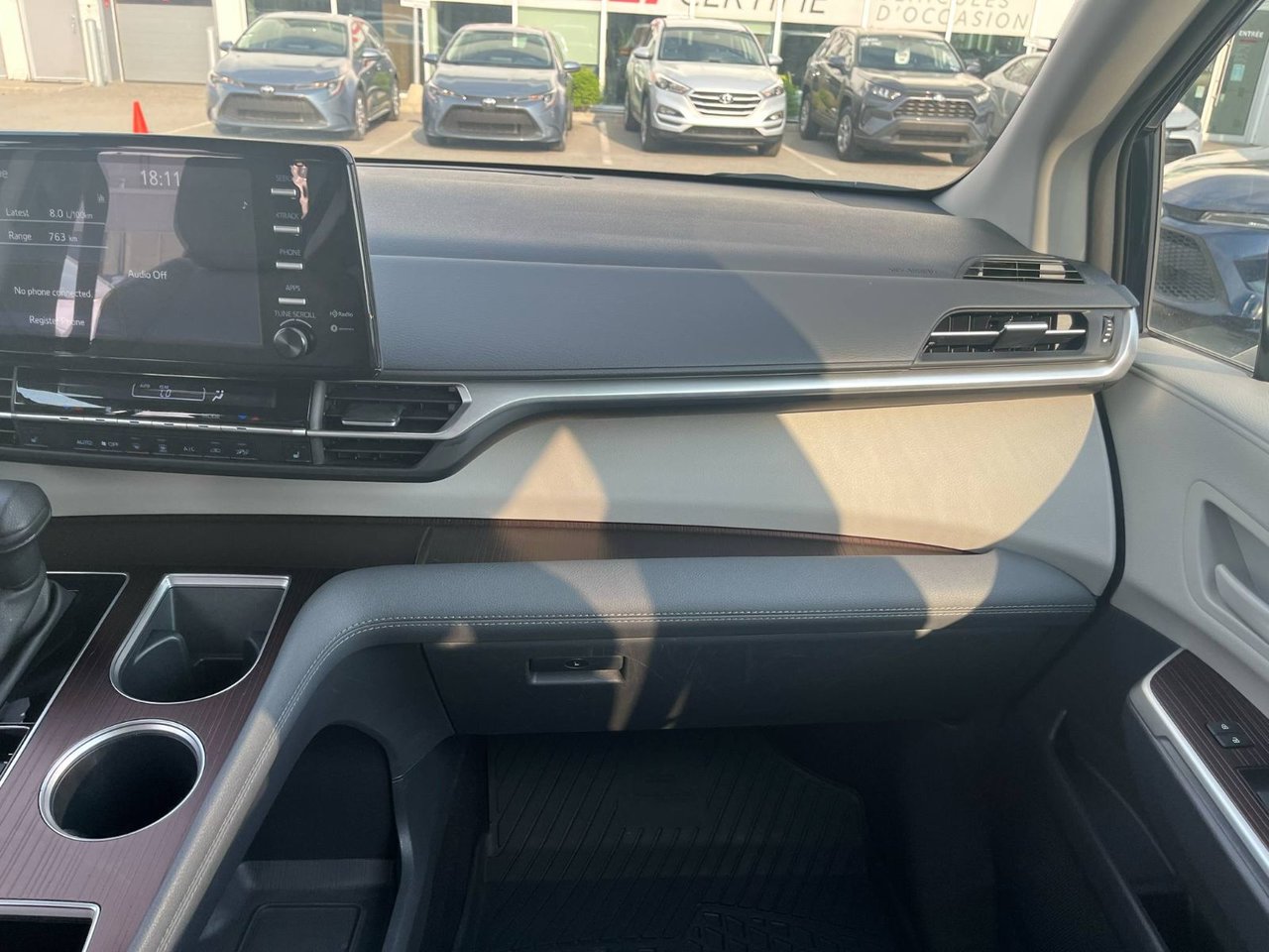 2024 Toyota Sienna LE 8 PASSENGERS!!!