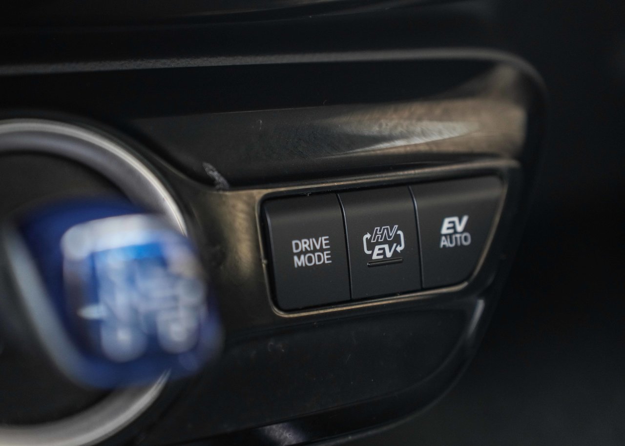 2021 Toyota PRIUS PRIME BASE