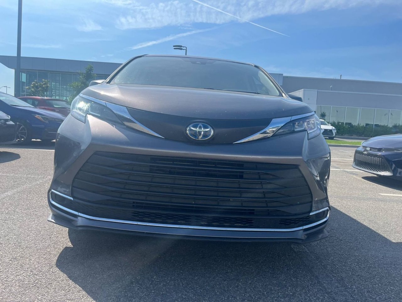 2023 Toyota Sienna XLE HYBRID