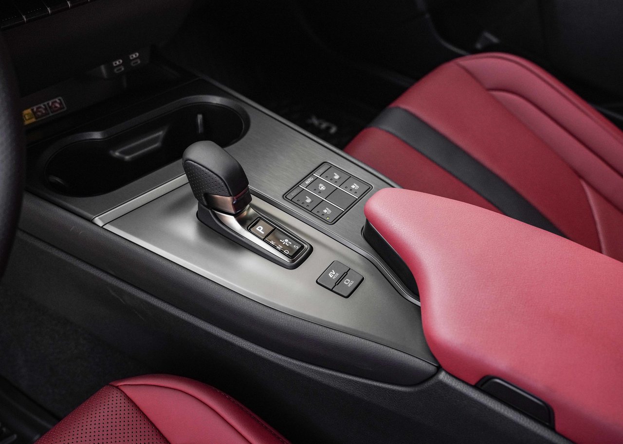 2025 Lexus UX UX 300h, AWD F-SPORT SERIE 2