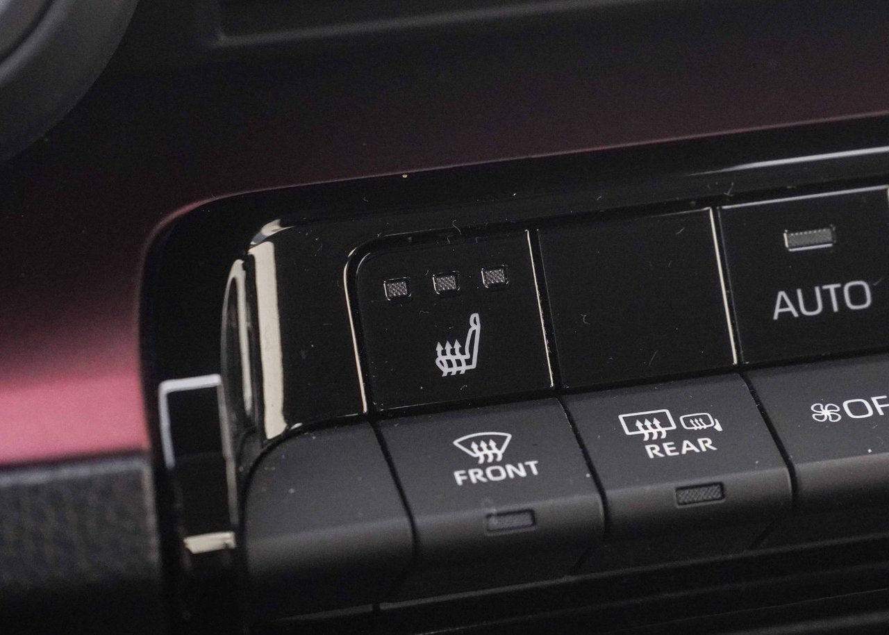 2024 Toyota PRIUS PRIME SE