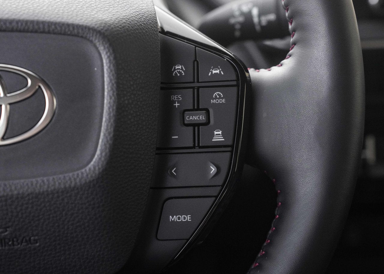 2024 Toyota PRIUS PRIME SE