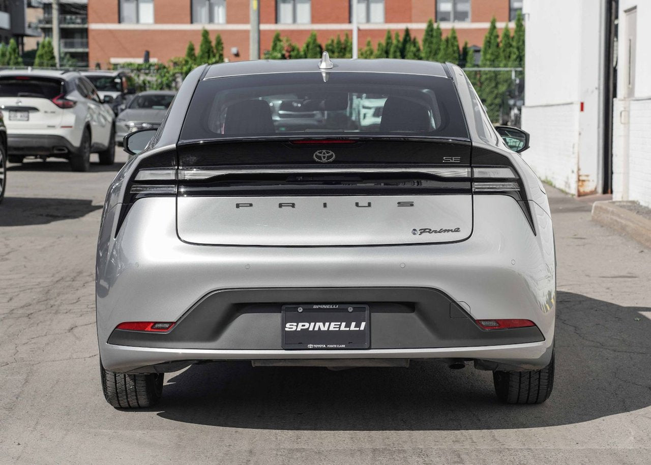2024 Toyota PRIUS PRIME SE