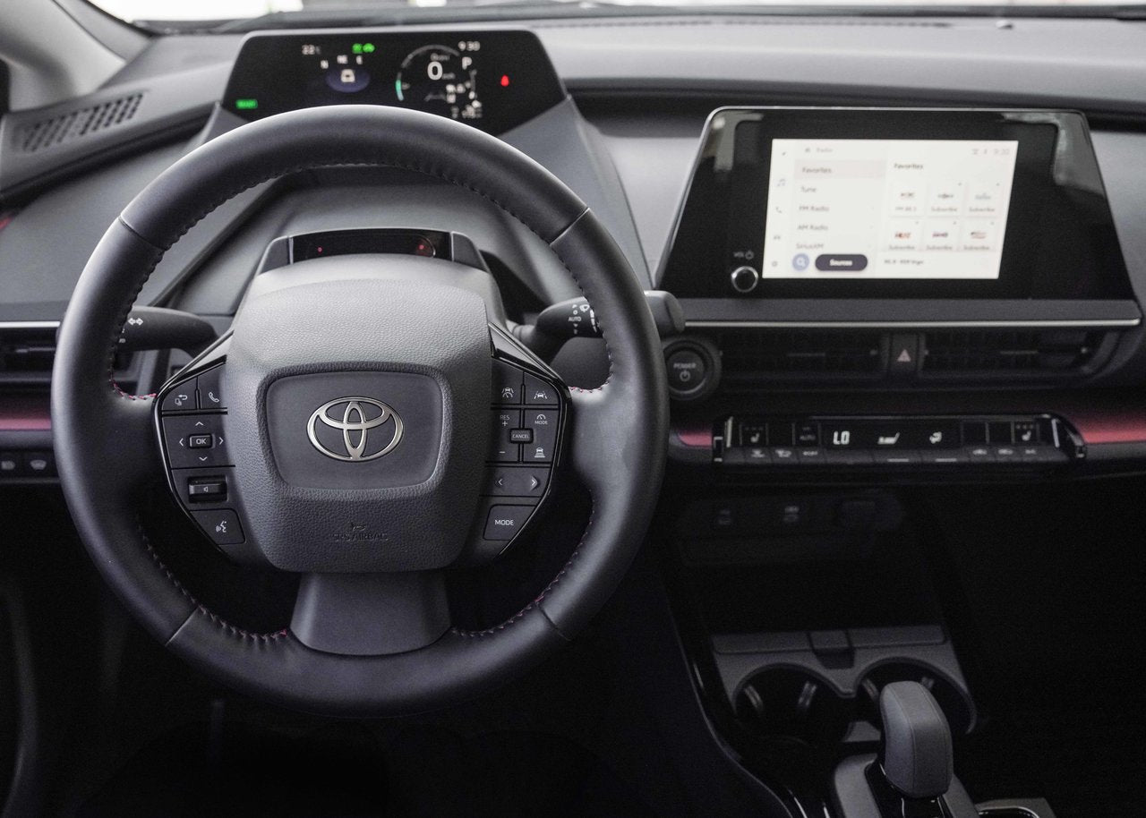 2024 Toyota PRIUS PRIME SE