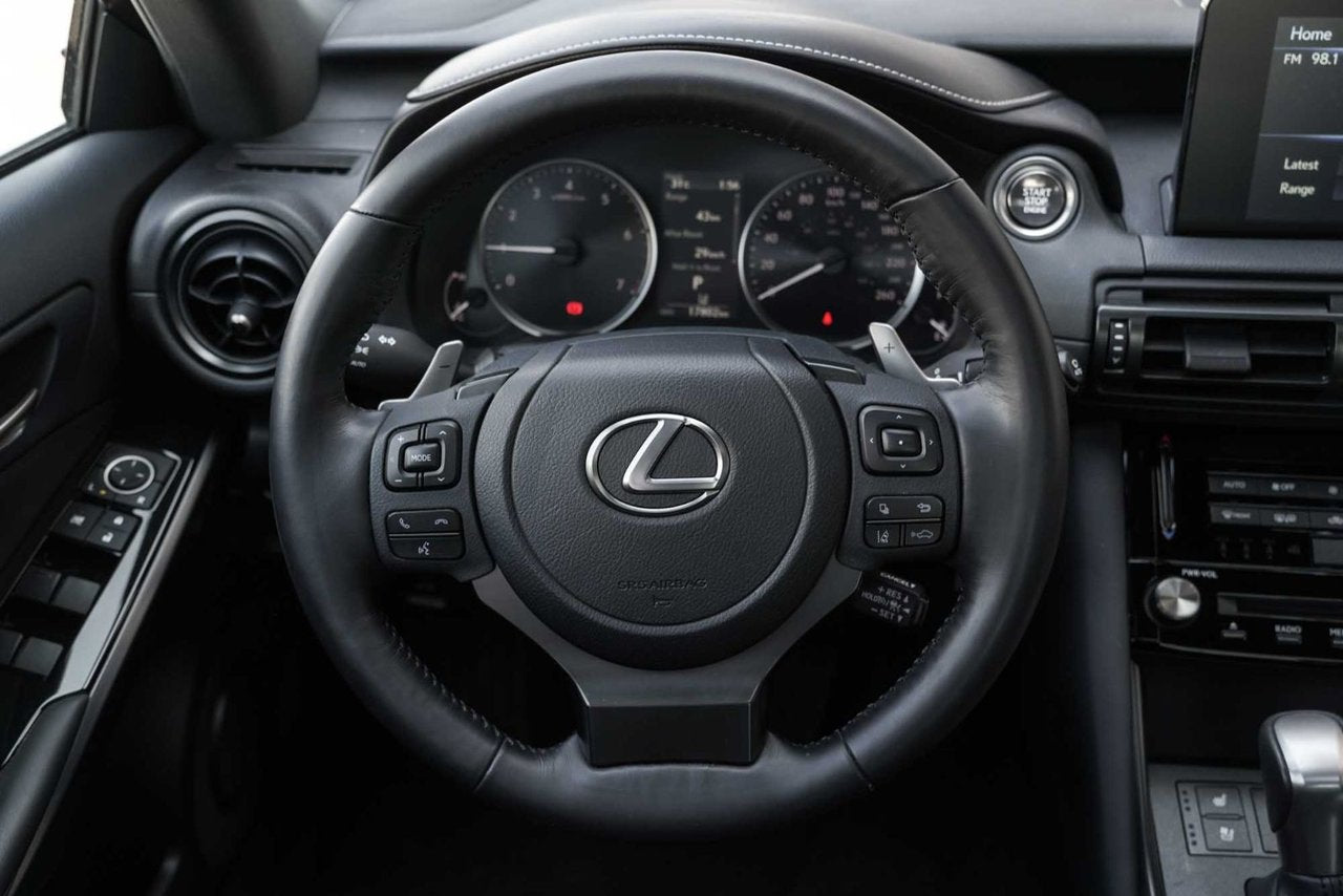 2023 Lexus IS 300 PREMIUM AWD LOW KM CUIR TOIT CARPLAY
