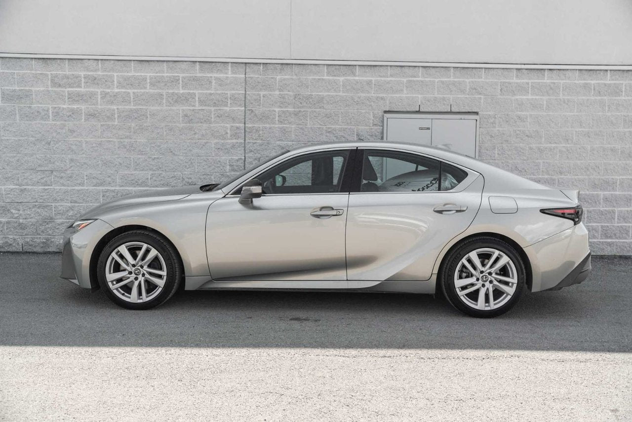 2023 Lexus IS 300 PREMIUM AWD LOW KM CUIR TOIT CARPLAY
