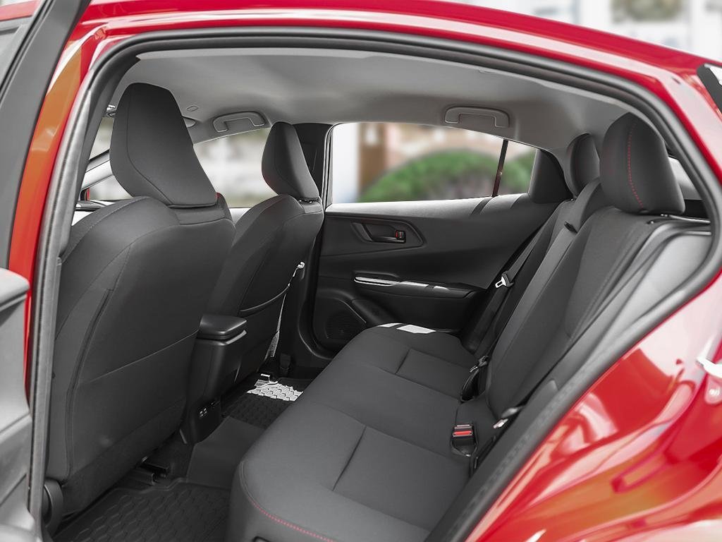 2025 Toyota Prius Plug-in Hybrid SE