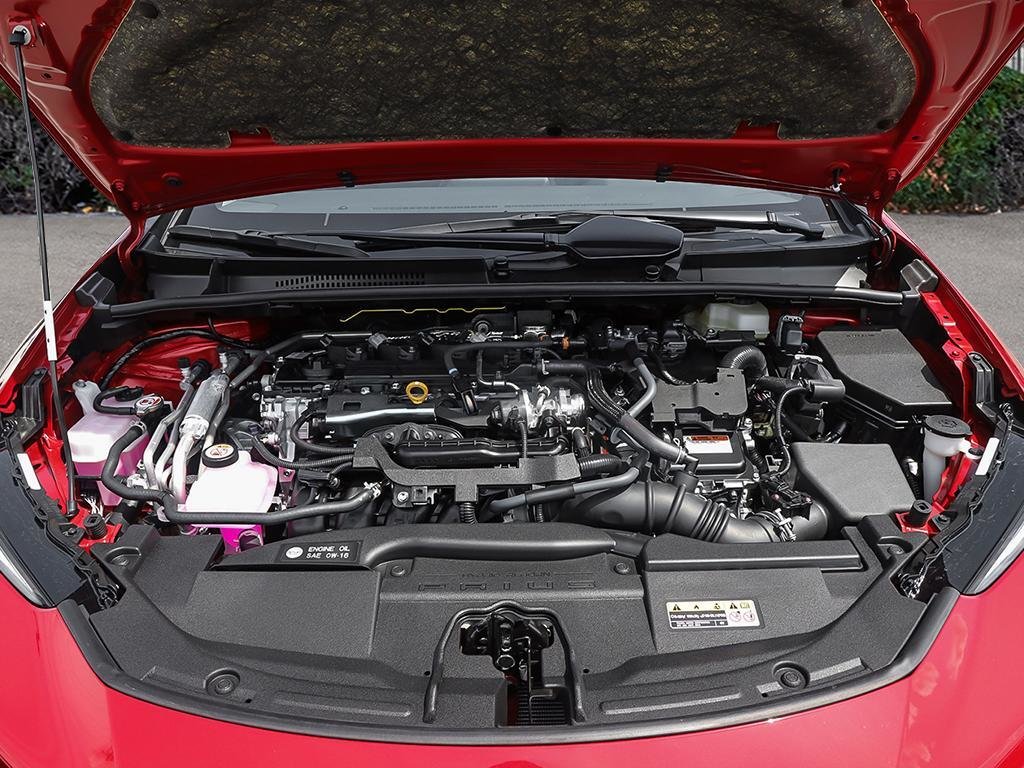 2025 Toyota Prius Plug-in Hybrid SE