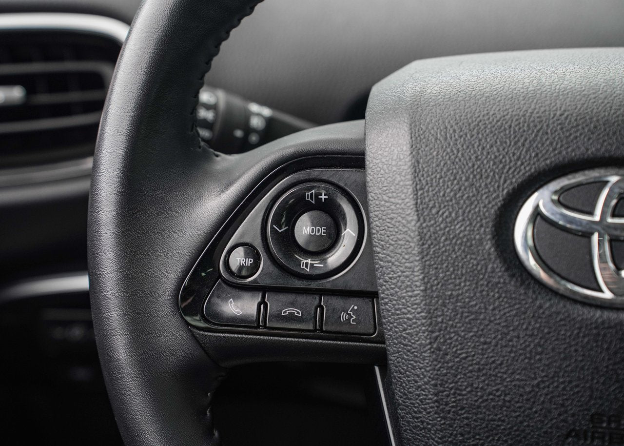 2019 Toyota Prius TECH PACKAGE!!
